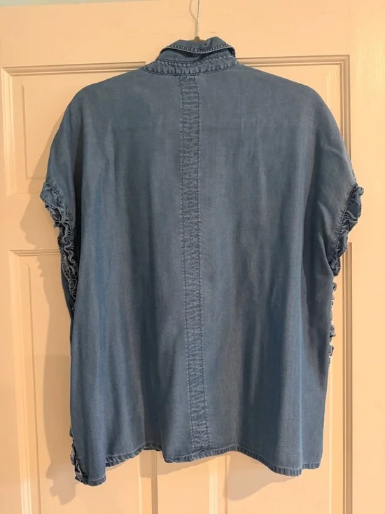 beachlunchlounge Light Blue Denim Shirt - Picture 4 of 4